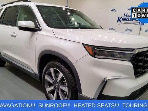 Used 2025 Honda Pilot Touring image 2