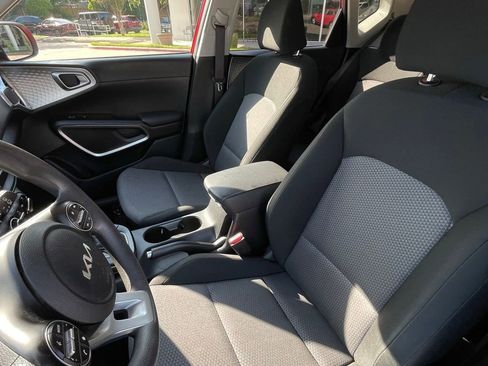 Used 2024 Kia Soul LX w/ Option Group 015 FWD image 20