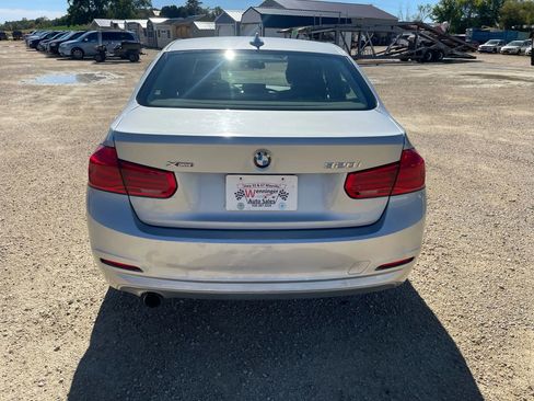 Used 2016 BMW 320i xDrive 320i xDrive Sedan 4D image 4