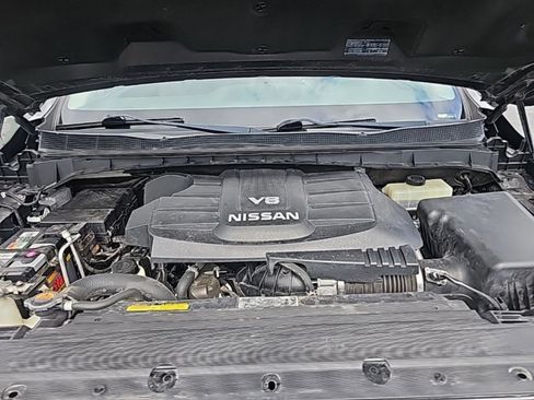 Used 2018 Nissan Titan Platinum Reserve w/ Platinum Utility Package AWD/4WD image 9