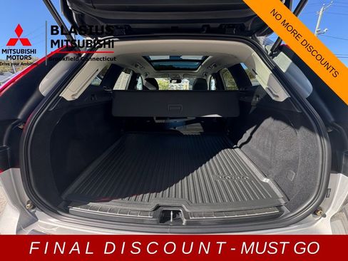 Used 2022 Volvo XC60 B5 Momentum w/ Climate Package image 28