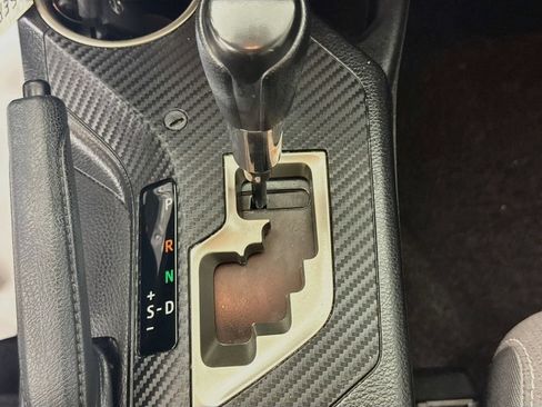 Used 2015 Toyota RAV4 XLE FWD image 19