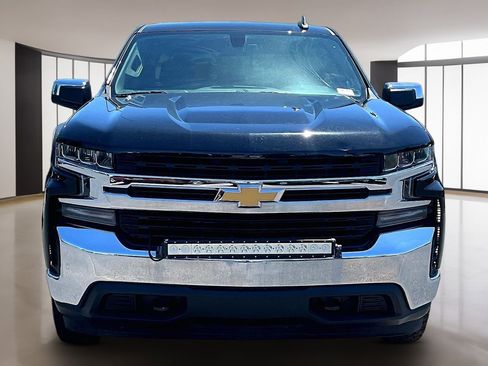 Used 2020 Chevrolet Silverado 1500 LT w/ Convenience Package AWD/4WD image 2