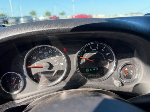 Used 2015 Jeep Wrangler Sport w/ Quick Order Package 24S AWD/4WD image 15