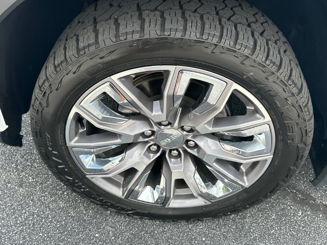 Used 2023 GMC Sierra 1500 Denali w/ Denali Reserve Package AWD/4WD image 11