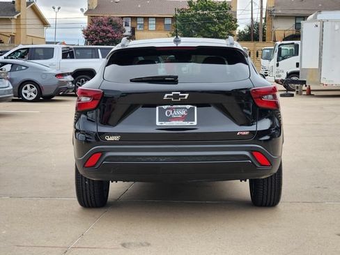 Used 2025 Chevrolet Trax RS w/ Driver Confidence Package FWD image 13