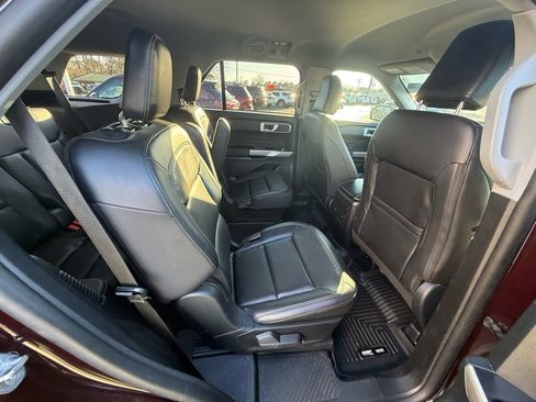 Used 2023 Ford Explorer XLT w/ Equipment Group 202A image 10