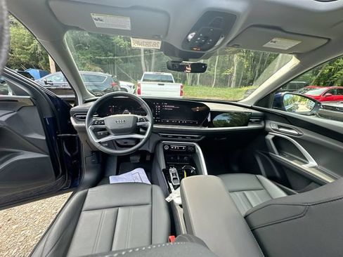 Used 2025 Audi Q5 Premium w/ Convenience Package AWD/4WD image 23
