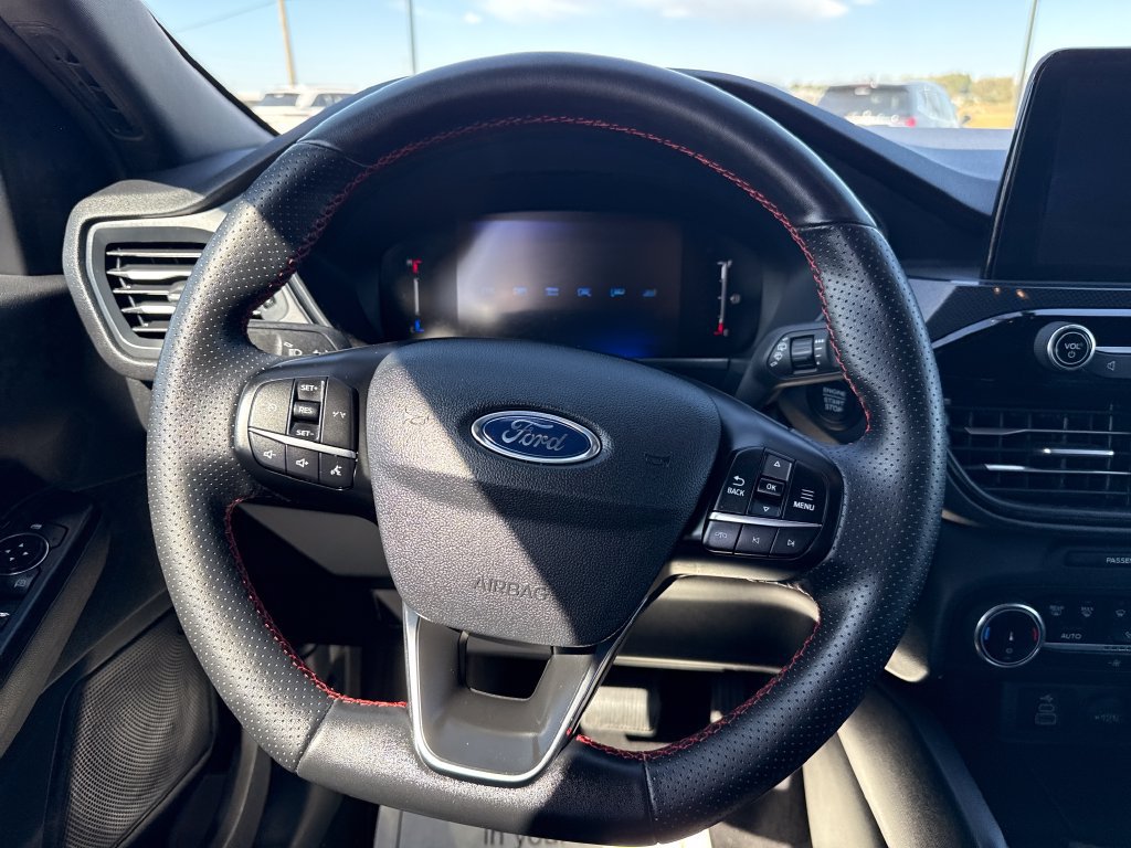 Used 2025 Ford Escape ST-Line AWD/4WD image 14