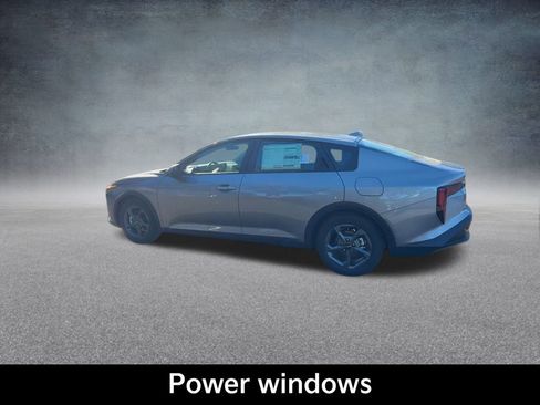 New 2025 Kia K4 LXS image 15