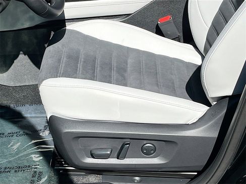 New 2025 Mitsubishi Outlander SE image 20