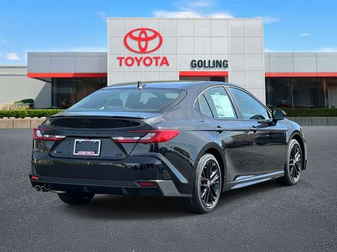 New 2026 Toyota Camry SE FWD image 3