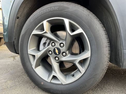 Used 2025 Chevrolet Trax LT image 28