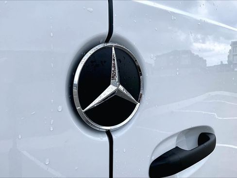 Used 2025 Mercedes-Benz Sprinter 2500 image 29
