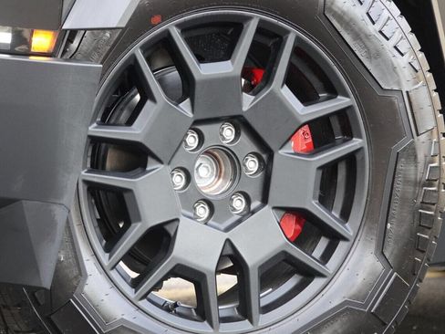 Used 2024 Tesla Cybertruck AWD Crew Cab image 23