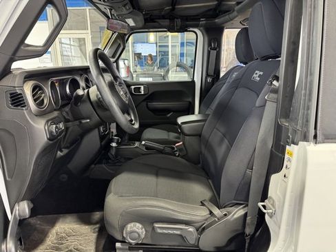 Used 2018 Jeep Wrangler Sport image 7