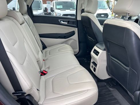 Certified 2022 Ford Edge Titanium image 21