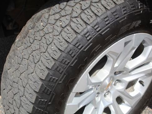 Used 2024 Chevrolet Silverado 1500 LTZ w/ Z71 Off-Road Package image 13