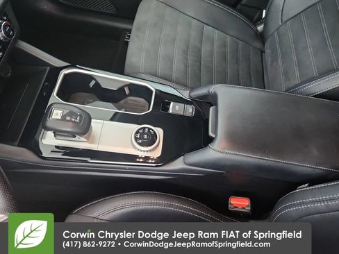 Used 2025 Mitsubishi Outlander SE FWD image 28