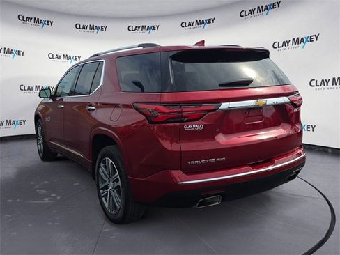 Used 2023 Chevrolet Traverse High Country image 3