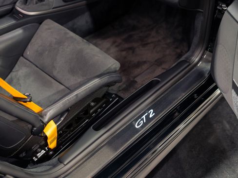 Used 2008 Porsche 911 GT2 RWD image 12