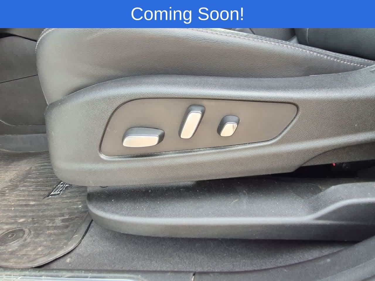 Used 2024 Cadillac XT5 Premium Luxury w/ Technology Package AWD/4WD image 17