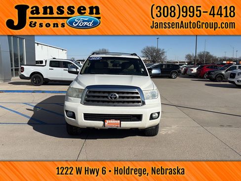 Used 2014 Toyota Sequoia Platinum image 3