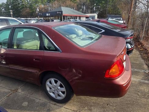 Used 2002 Toyota Avalon XLS image 7
