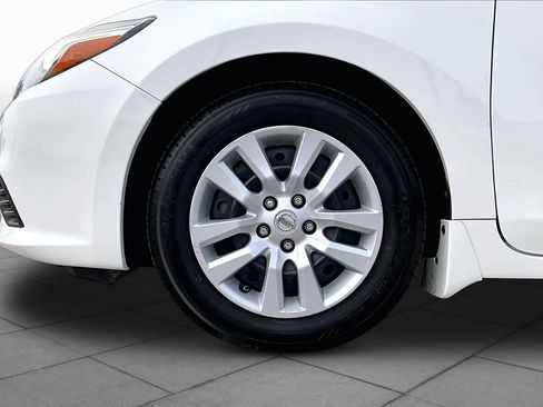 Used 2018 Nissan Altima 2.5 S w/ S Convenience Package FWD image 11