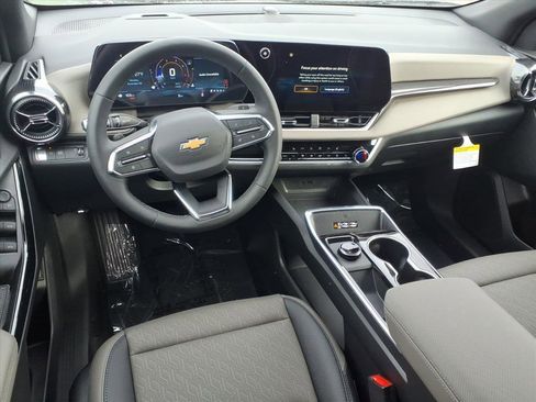 New 2026 Chevrolet Equinox LT w/ Convenience Package II image 7