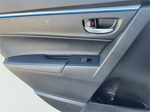 Used 2016 Toyota Corolla S Premium image 13