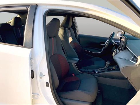 Used 2024 Toyota Corolla SE FWD image 9