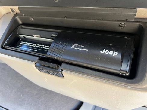 Used 2002 Jeep Grand Cherokee Limited AWD/4WD image 5