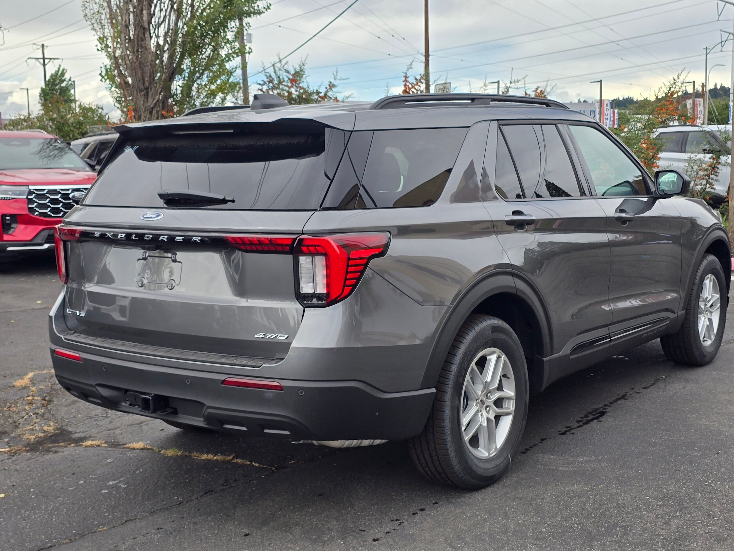 New 2026 Ford Explorer Active AWD/4WD image 5