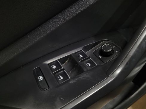 Used 2021 Volkswagen Jetta S w/ Driver Assistance Package FWD image 27