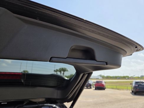 Used 2023 Subaru Outback Premium AWD/4WD image 28