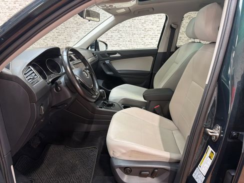 Used 2019 Volkswagen Tiguan SE FWD image 24