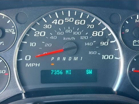 Used 2025 Chevrolet Express 2500 w/ Driver Convenience Package RWD image 12