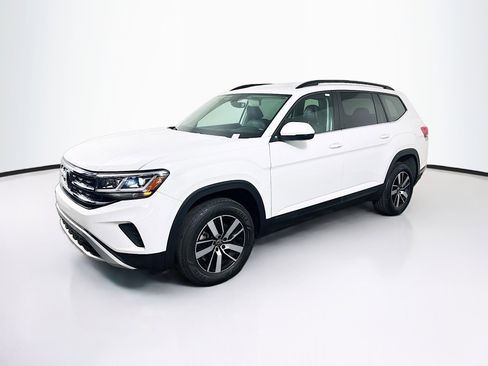 Used 2023 Volkswagen Atlas SE AWD/4WD image 3