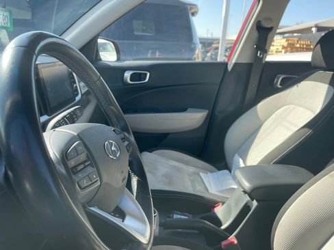 Used 2023 Hyundai Venue SEL w/ Cargo Package image 6