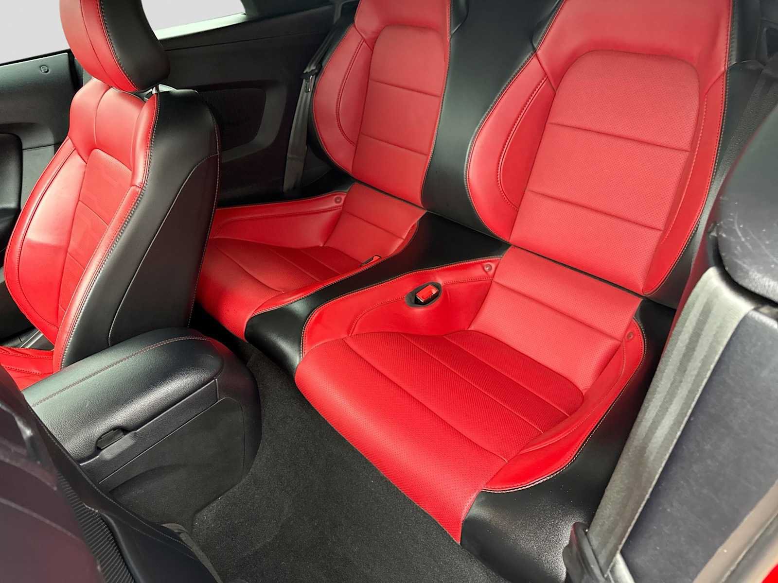 Used 2019 Ford Mustang Premium w/ Equipment Group 201A RWD image 16