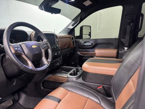 Used 2023 Chevrolet Silverado 2500 High Country w/ Z71 Off-Road Package AWD/4WD image 13