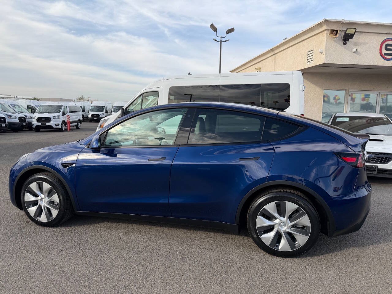 Used 2021 Tesla Model Y Long Range AWD/4WD image 10