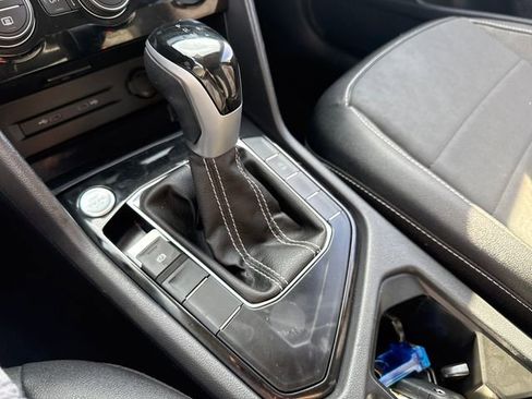 Used 2024 Volkswagen Taos SE image 34