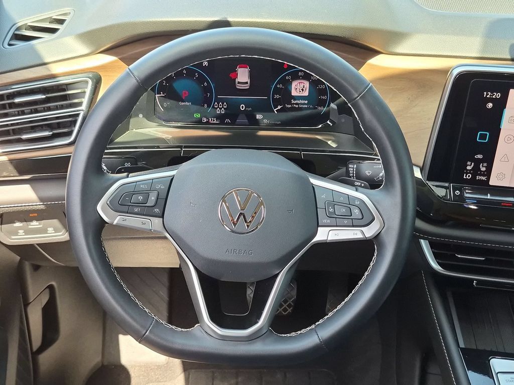 Used 2025 Volkswagen Atlas SE FWD image 23