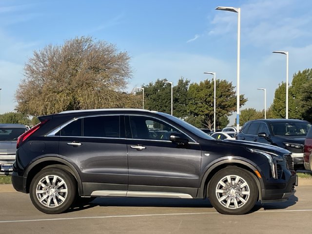 Used 2023 Cadillac XT4 Premium Luxury FWD image 3