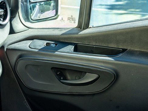 Used 2021 Mercedes-Benz Sprinter 2500 image 23
