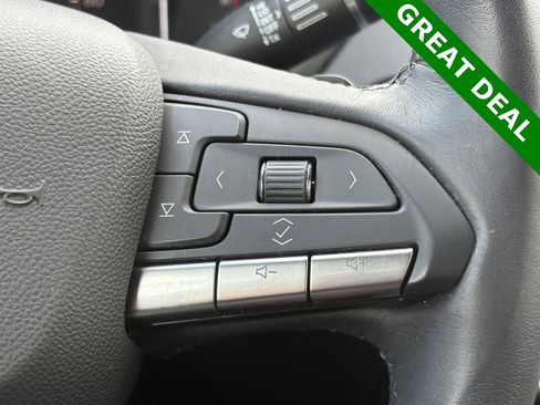 Used 2022 Cadillac XT4 Luxury w/ Cold Weather Package image 18