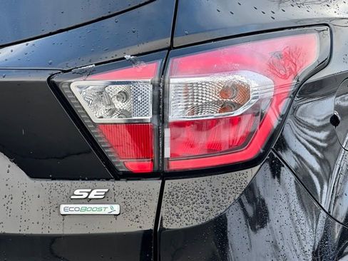 Used 2018 Ford Escape SE image 15