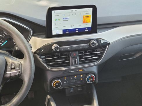 Used 2022 Ford Escape SE image 14